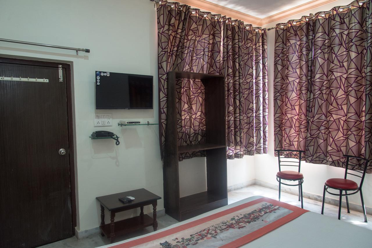 Oyo 11743 Hotel Shree Krishna Udaipur Kültér fotó